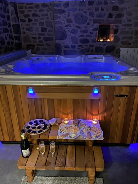 Hot Tub, Spa and wellness centre/facilities
