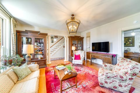 Historic and Spacious Family Home in Nicholasville! House in Lexington