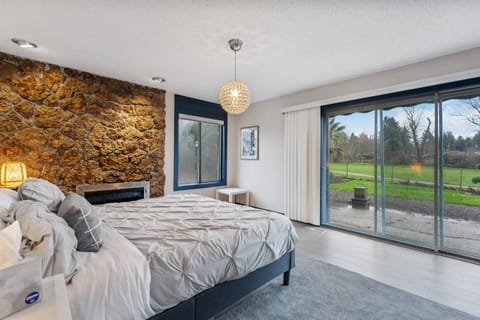 Golfview Ranch House in Troutdale