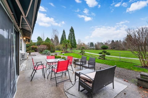 Golfview Ranch House in Troutdale