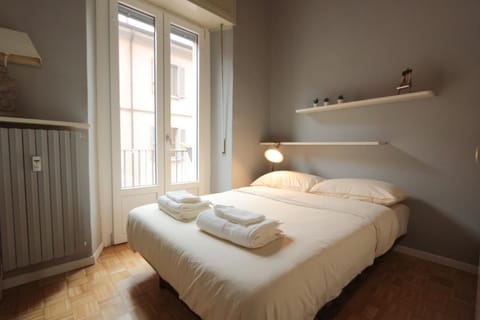 Bed, Photo of the whole room, Bedroom, internet, towels