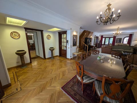 Seating area, Dining area