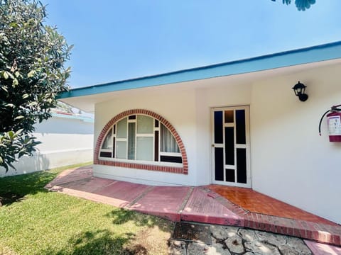 Chalet Azul a 3 min del parque acuático House in Ixtapan de la Sal