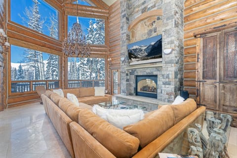 Bearpaw Manor by Exceptional Stays Chalet in Mountain Village