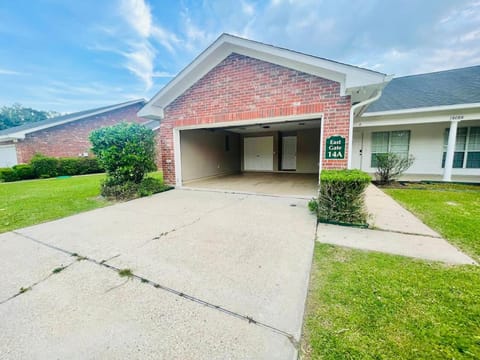 Eastgate 14A beautiful townhouse Apartment in Hammond