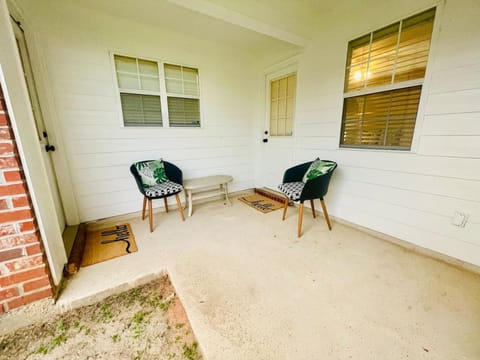 Eastgate 14A beautiful townhouse Apartment in Hammond