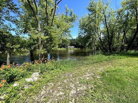 Riverside Retreat - Renovated Home on 15 Acres! House in Iowa