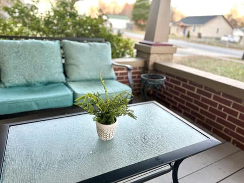 Patio, Day, Seating area