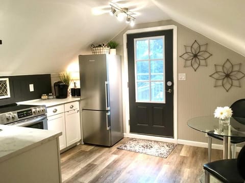 Dining area, dishwasher, oven