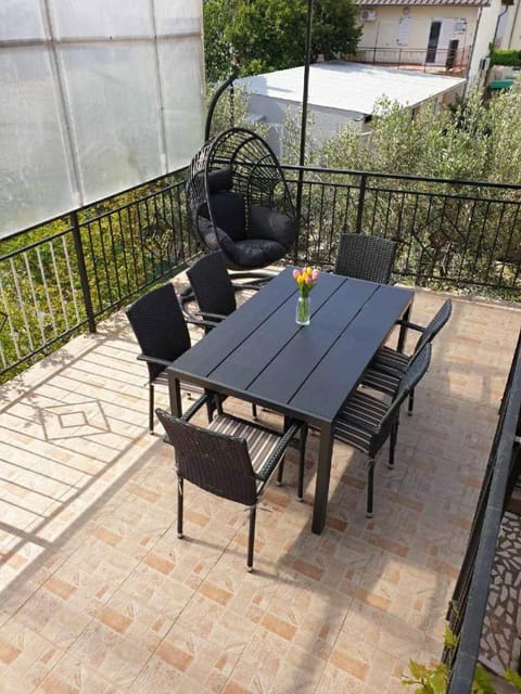 View (from property/room), Balcony/Terrace, Seating area, Dining area