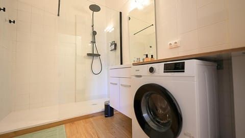 Bathroom, washing machine