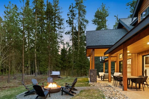 Property building, Patio, Garden, Seating area, Garden view