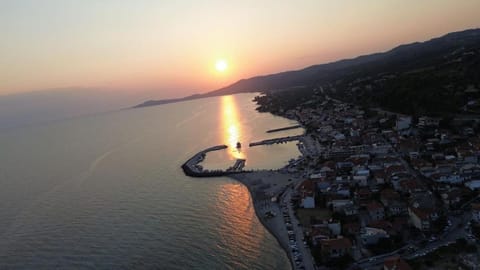 Beach house House in Halkidiki