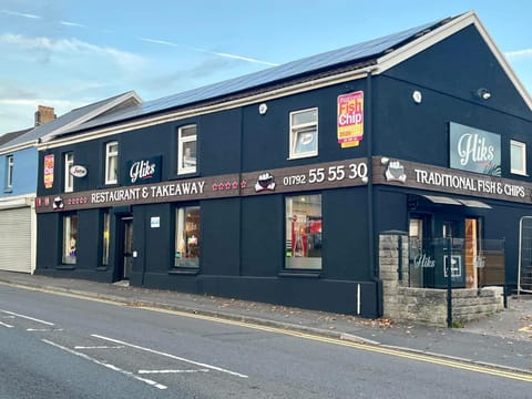 Property building, Restaurant/places to eat, Street view