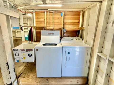 Bayside Cottage-Bayfront-Pet Friendly House in Saint George Island