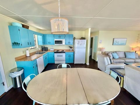 Bayside Cottage-Bayfront-Pet Friendly House in Saint George Island