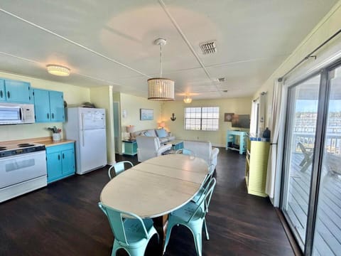 Bayside Cottage-Bayfront-Pet Friendly House in Saint George Island