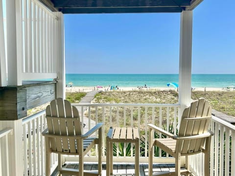 Skinny Mini-Beachfront-3BR House in Saint George Island
