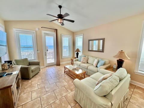 Skinny Mini-Beachfront-3BR House in Saint George Island