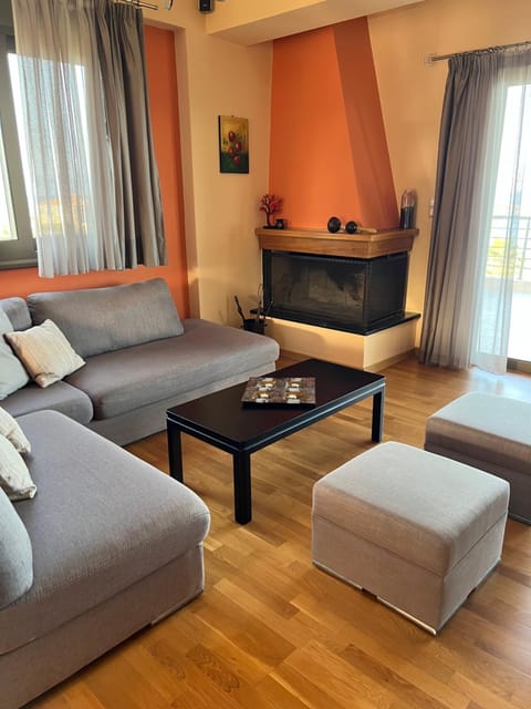 Living room, Seating area, fireplace