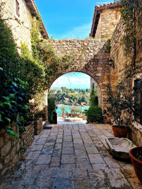 Nearby landmark, Natural landscape, Summer