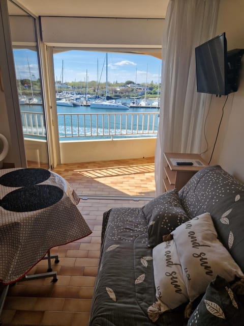TV and multimedia, Balcony/Terrace, Seating area, Sea view