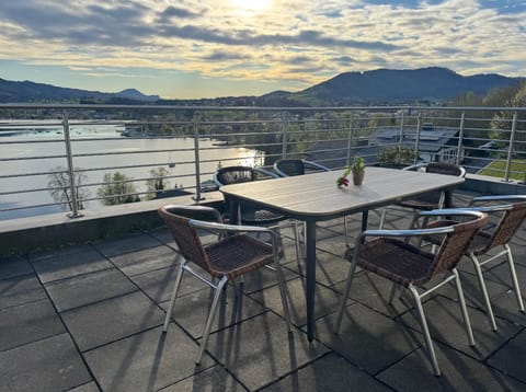 Balcony/Terrace, Lake view