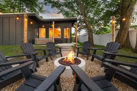 Patio, BBQ facilities, Hot Tub, fireplace