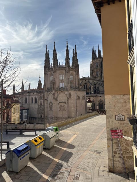 Landmark view, Street view