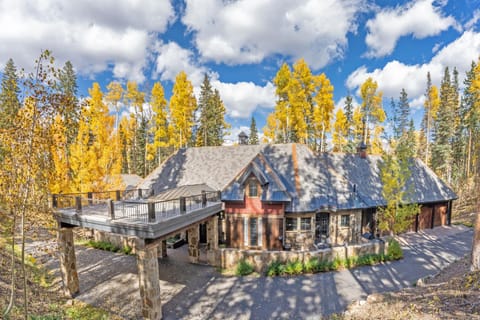 Twin Elk by Exceptional Stays Chalet in Mountain Village