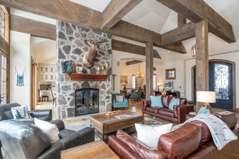 Twin Elk by Exceptional Stays Chalet in Mountain Village