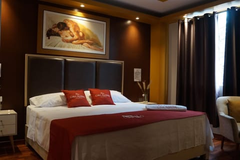 Bedroom, room service, towels
