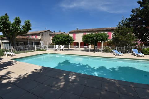 Hôtel PRATO PLAGE Hotel in Pernes-les-Fontaines