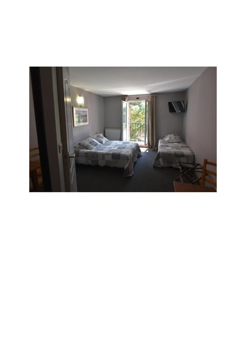 Hôtel PRATO PLAGE Hotel in Pernes-les-Fontaines