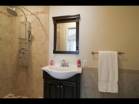 Sonoma Getaway for Two - Great Location House in Boyes Hot Springs