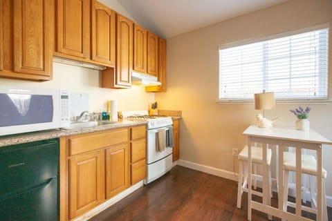 Sonoma Getaway for Two - Great Location House in Boyes Hot Springs