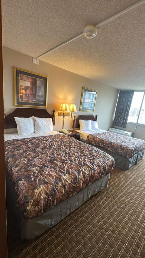 Napoleon Inn and Suites Hotel in Ohio