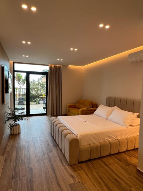 Photo of the whole room, Bedroom, air conditioner