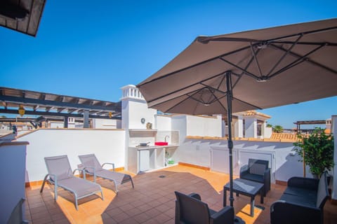 Balcony/Terrace, sunbed