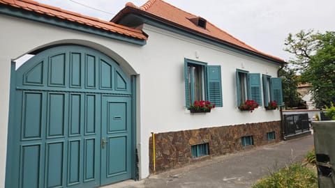 Property building, Day