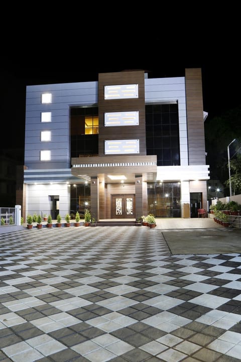 Property building, Facade/entrance