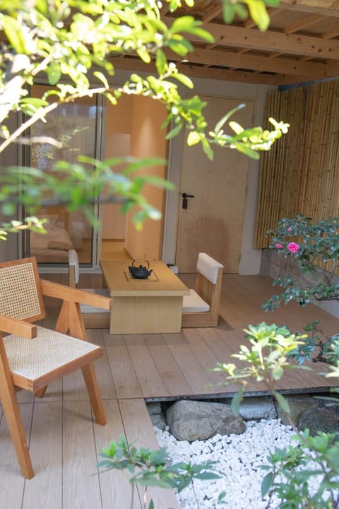 Seating area, Garden view
