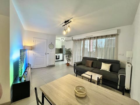 TV and multimedia, Living room, Dining area, heating, kitchen, air conditioner