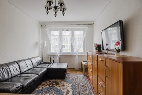 Bed, TV and multimedia, Living room, Photo of the whole room, Seating area