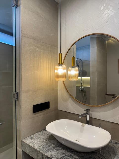 Family Haven 6BR Luxe Villa in Berawa, Canggu House in North Kuta