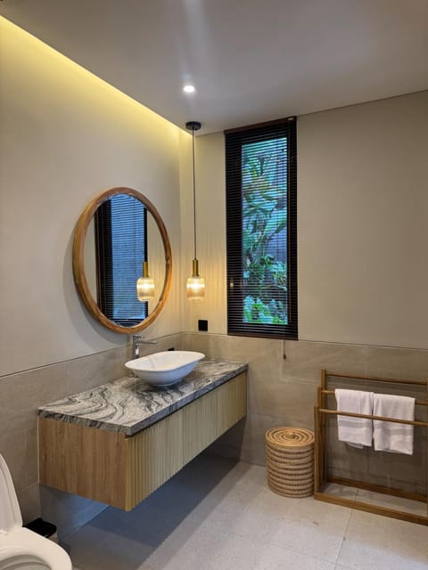 Family Haven 6BR Luxe Villa in Berawa, Canggu House in North Kuta