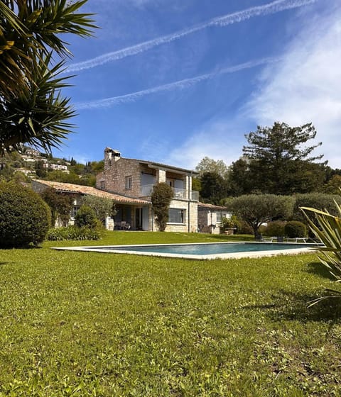 Property building, Garden, Swimming pool