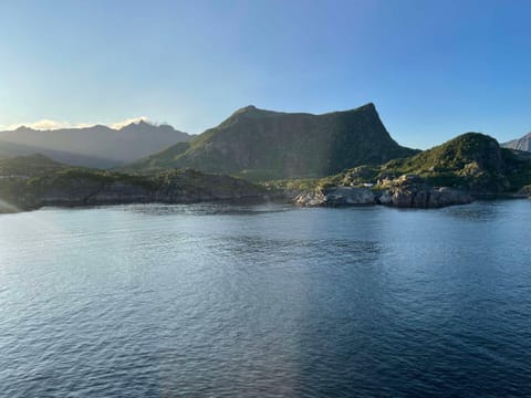 Leilighet med høy standard og fantastisk havutsikt Apartment in Lofoten