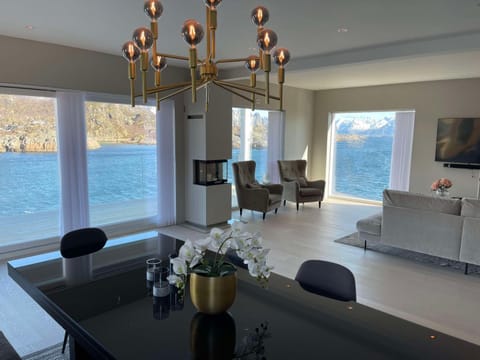 Leilighet med høy standard og fantastisk havutsikt Apartment in Lofoten