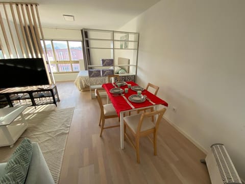 Communal lounge/ TV room, TV and multimedia, Dining area